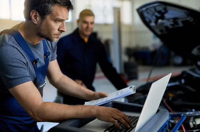 KI und digitale Zwillinge im Automotive Aftermarket KI und digitale Zwillinge im Automotive Aftermarket